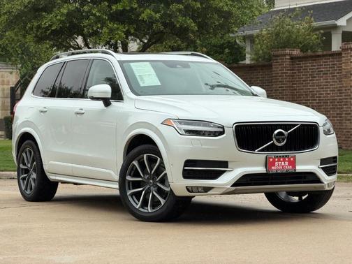 Crystal White Pearl 2019 Volvo XC90 T6 Momentum
