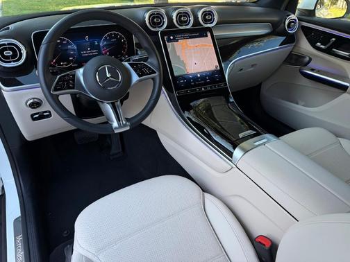 2025 Mercedes-Benz GLC 300 Base