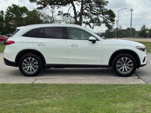 2025 Mercedes-Benz GLC 300 Base