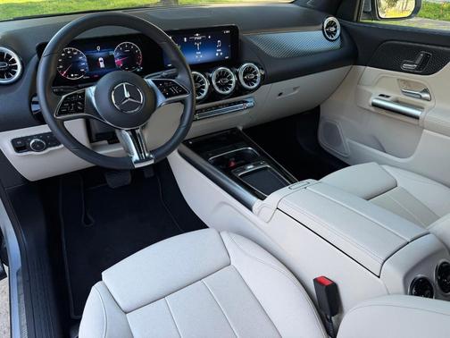 2025 Mercedes-Benz GLA 250 Base