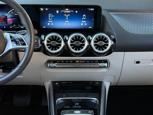 2025 Mercedes-Benz GLA 250 Base