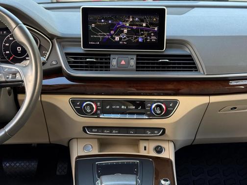 2020 Audi Q5 40 Premium Plus