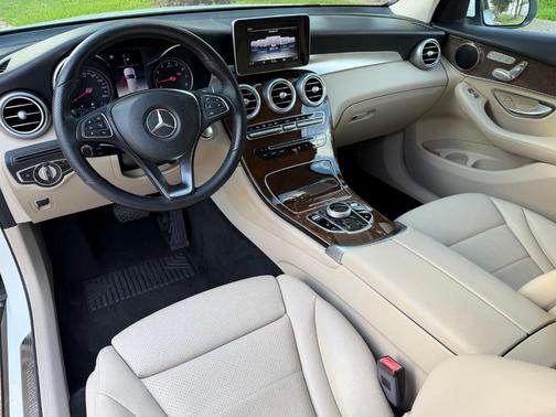2019 Mercedes-Benz GLC 300 Base