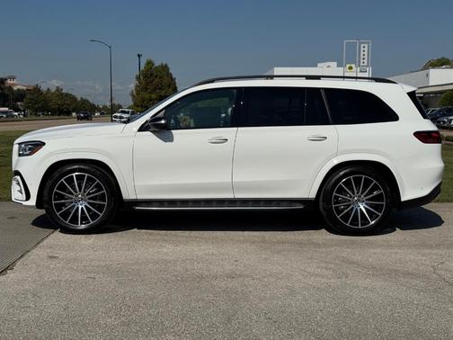 2026 Mercedes-Benz GLS 580 