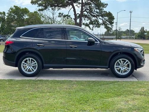 2025 Mercedes-Benz GLC 300 Base