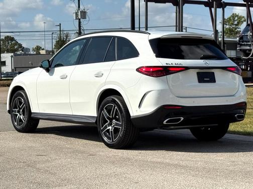 2026 Mercedes-Benz GLC 300 Base