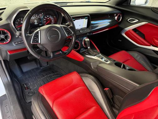 Summit White 2018 Chevrolet Camaro 2SS