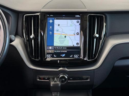 2018 Volvo XC60 T5 Momentum