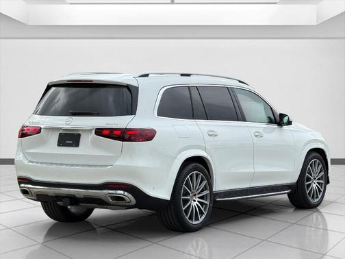Polar White 2026 Mercedes-Benz GLS 580 Base 4MATIC