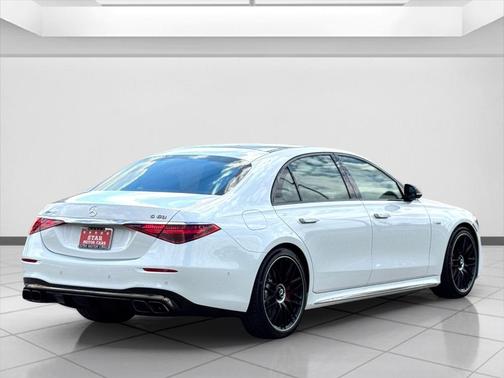 2026 Mercedes-Benz AMG S 63 E Base