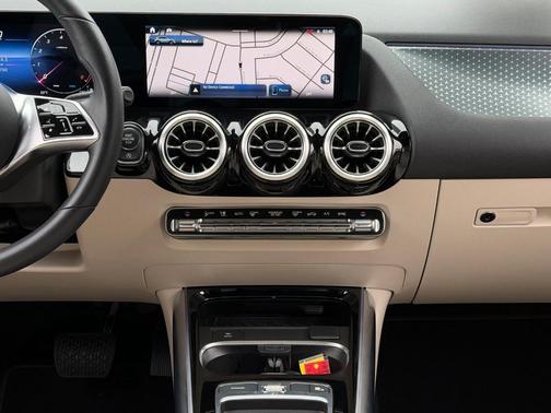 2025 Mercedes-Benz GLA 250 Base