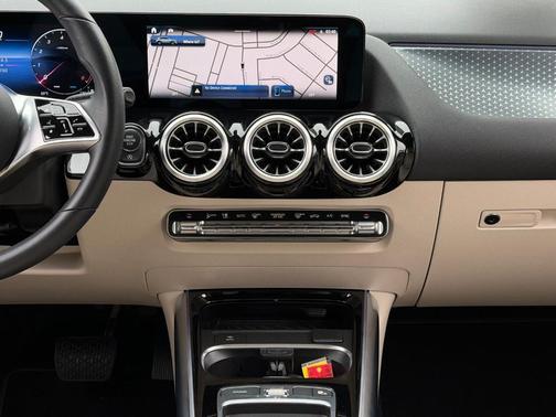 2025 Mercedes-Benz GLA 250 Base