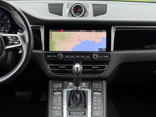 2021 Porsche Macan Base