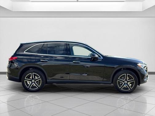 2026 Mercedes-Benz GLC 300 Base