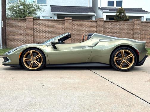 2024 Ferrari 296 GTS Base