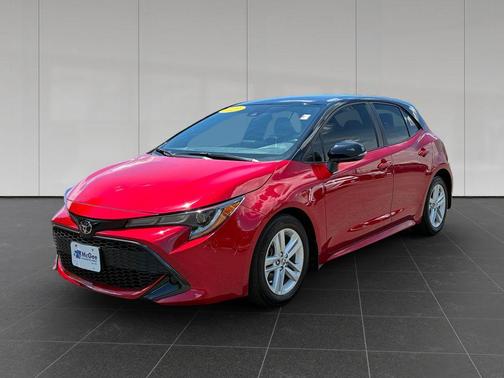 Finish Line Red/Midnight Black Metallic 2022 Toyota Corolla SE