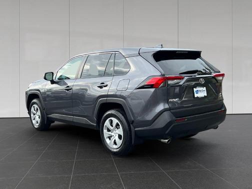Magnetic Gray Metallic 2022 Toyota RAV4 LE