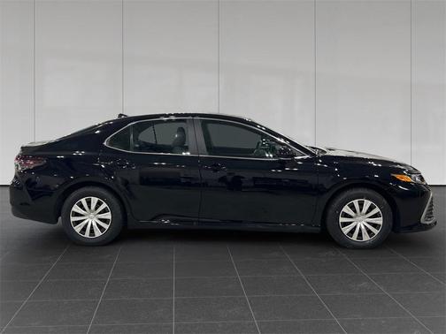2024 Toyota Camry Hybrid LE