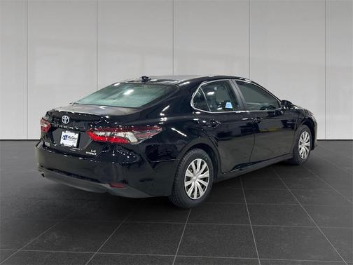 2024 Toyota Camry Hybrid LE