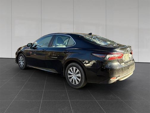 2024 Toyota Camry Hybrid LE
