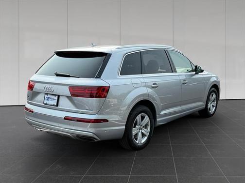 2019 Audi Q7 45 Premium Plus
