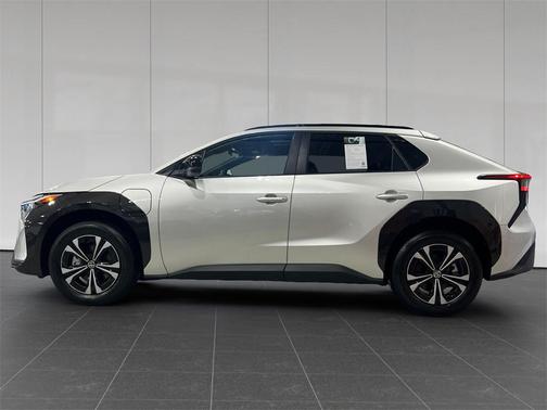 2025 Toyota bZ4X XLE