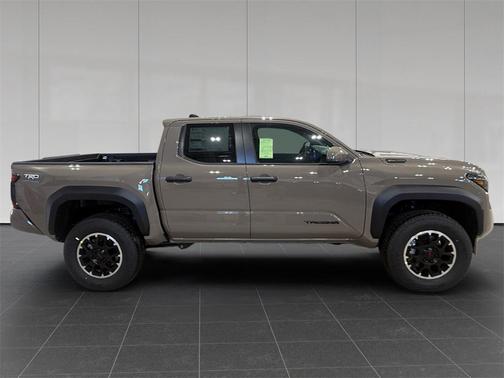 2026 Toyota Tacoma Hybrid TRD Off Road
