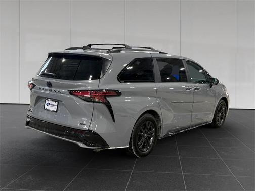 2025 Toyota Sienna XSE 7 Passenger