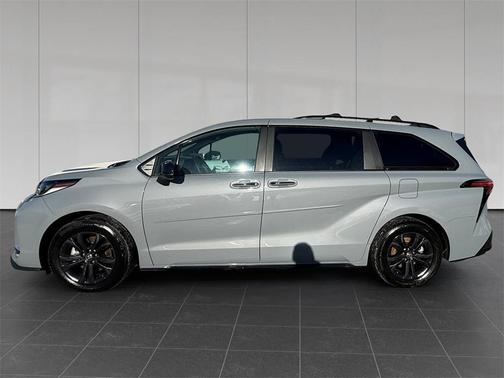 2025 Toyota Sienna XSE 7 Passenger
