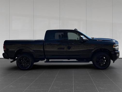 2021 RAM 2500 Laramie Crew Cab 4x4 6'4' Box