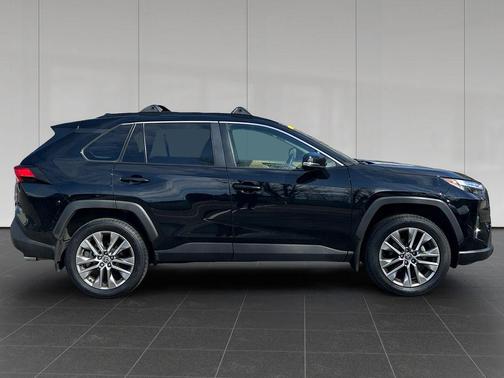 Midnight Black Metallic 2022 Toyota RAV4 XLE Premium