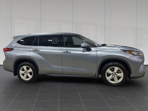 Moon Dust 2020 Toyota Highlander LE