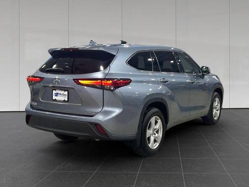 Moon Dust 2020 Toyota Highlander LE