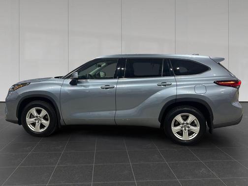 Moon Dust 2020 Toyota Highlander LE