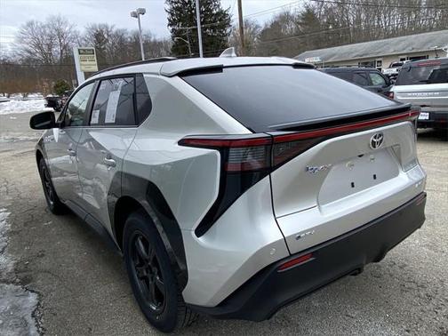 2025 Toyota bZ4X XLE
