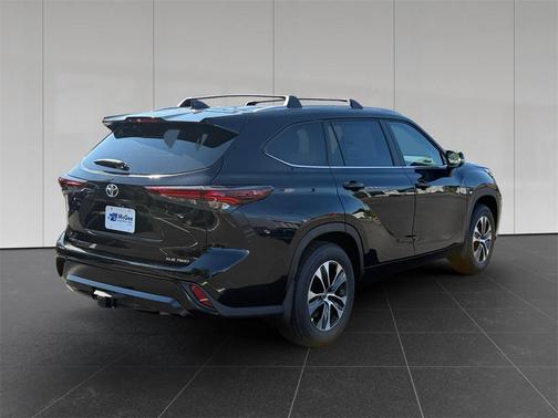 2025 Toyota Highlander XLE
