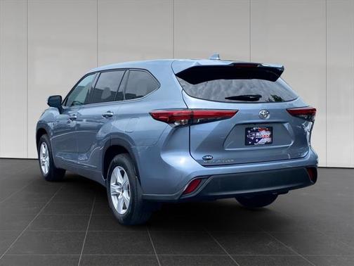 2021 Toyota Highlander LE