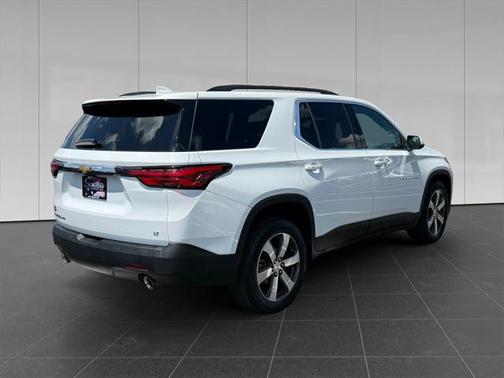 2022 Chevrolet Traverse LT Leather