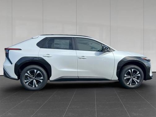 2025 Toyota bZ4X XLE