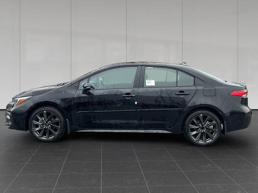 Midnight Black Metallic 2026 Toyota Corolla SE