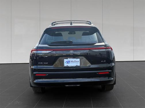 2025 Toyota Crown Signia XLE