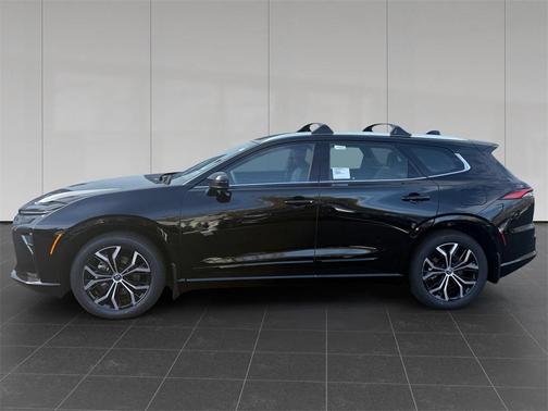 2025 Toyota Crown Signia XLE