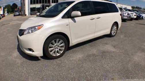 2017 Toyota Sienna XLE