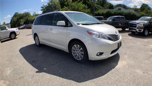 2017 Toyota Sienna XLE
