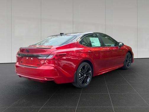 Supersonic Red w/Midnight Black Metallic Roof 2026 Toyota Camry XSE