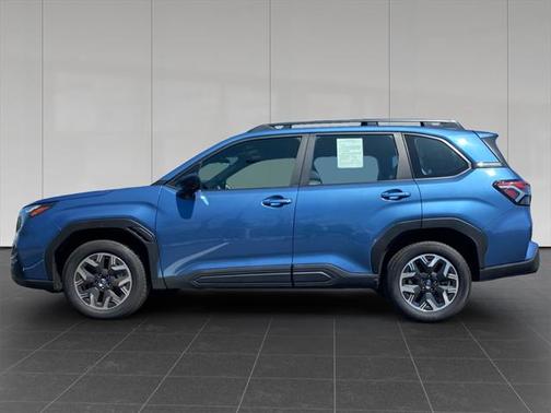 2025 Subaru Forester Base