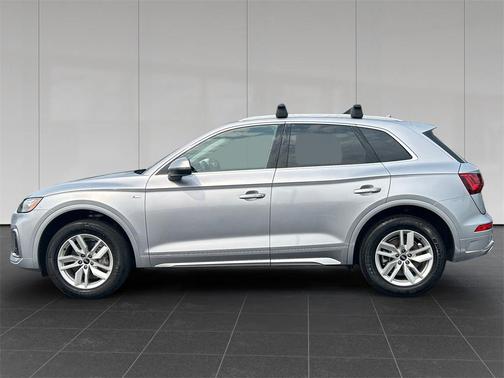 2022 Audi Q5 45 S line Premium