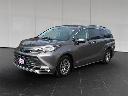 2021 Toyota Sienna XLE 7 Passenger