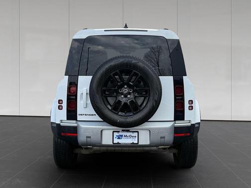 Fuji White 2025 Land Rover Defender 110 P300