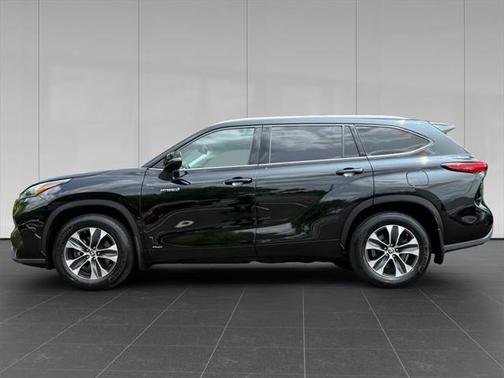 2020 Toyota Highlander Hybrid XLE